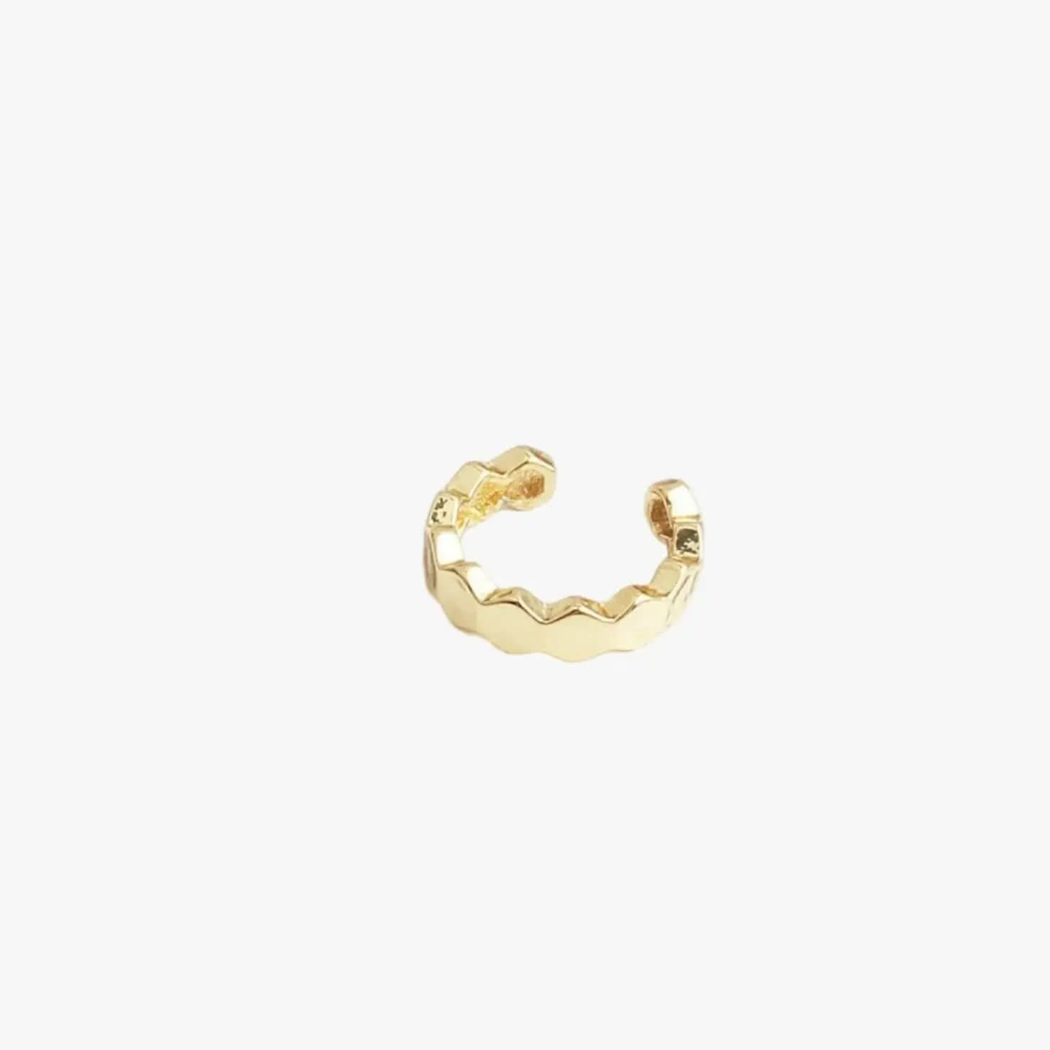 Adinda Earcuff