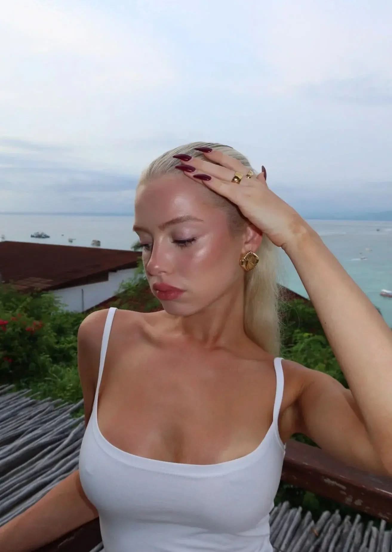 Elva Earrings - Gold