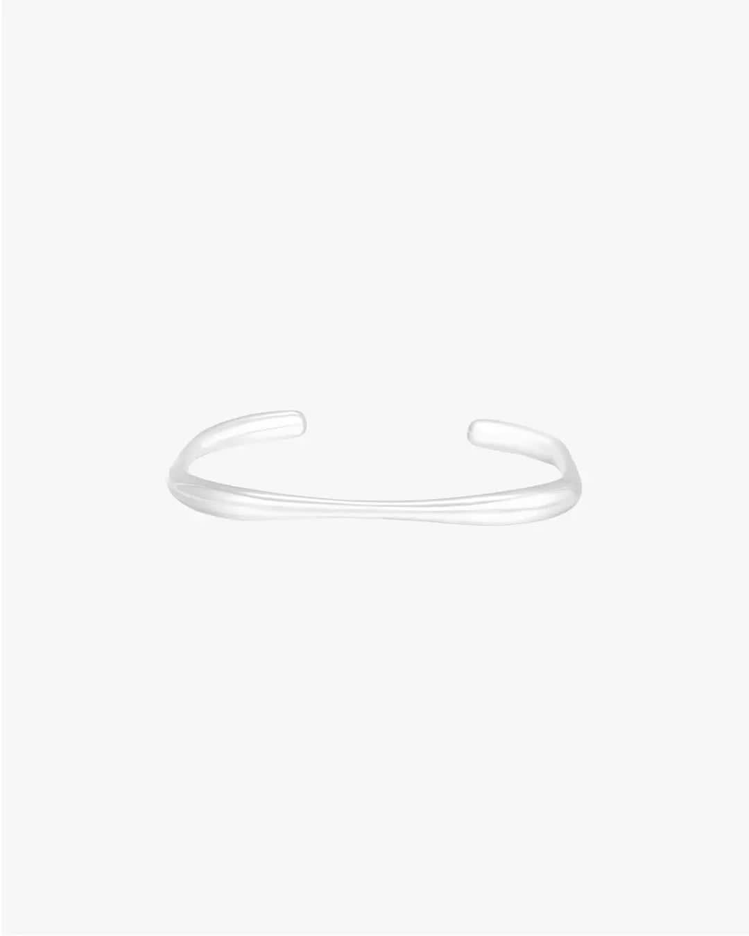 Ava Bangle