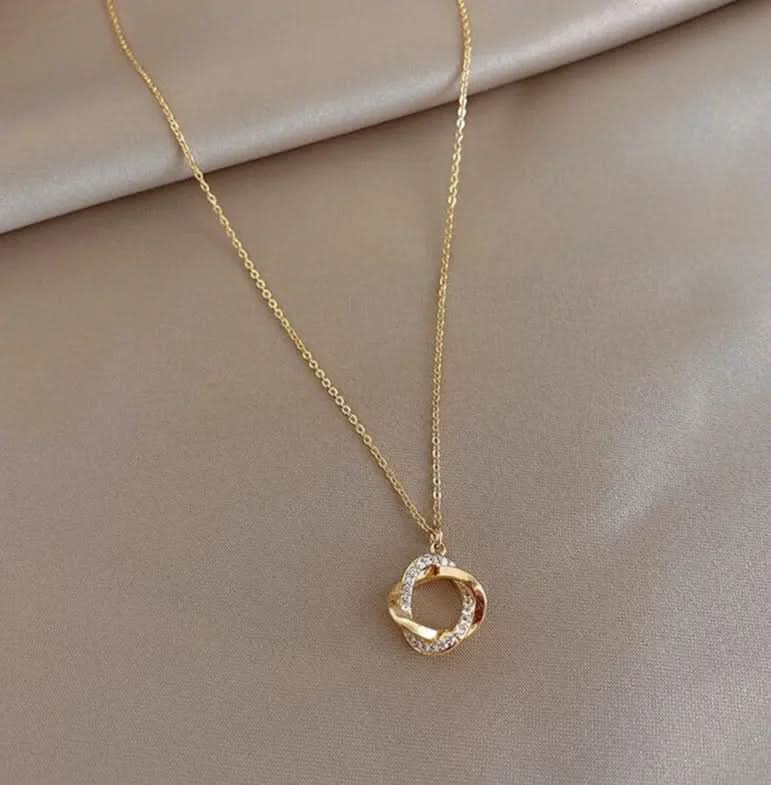Camilia Necklace