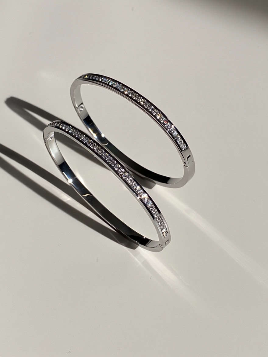 Evie Bangle - Silver