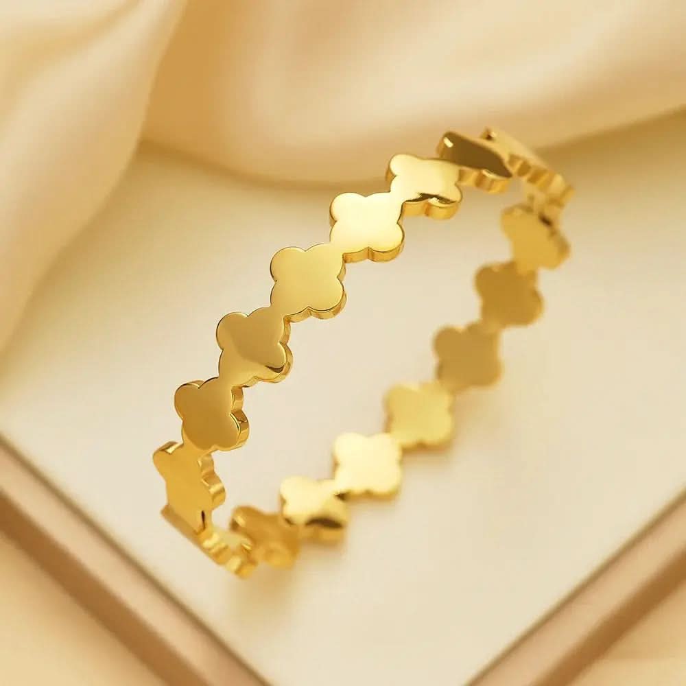 Clover Bangle
