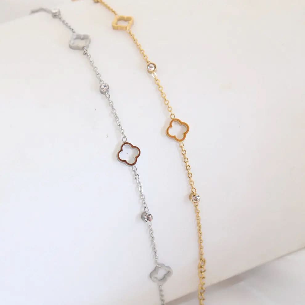 Hollow Out Clover Bracelet